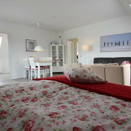 Haus Angela Апартаменты *